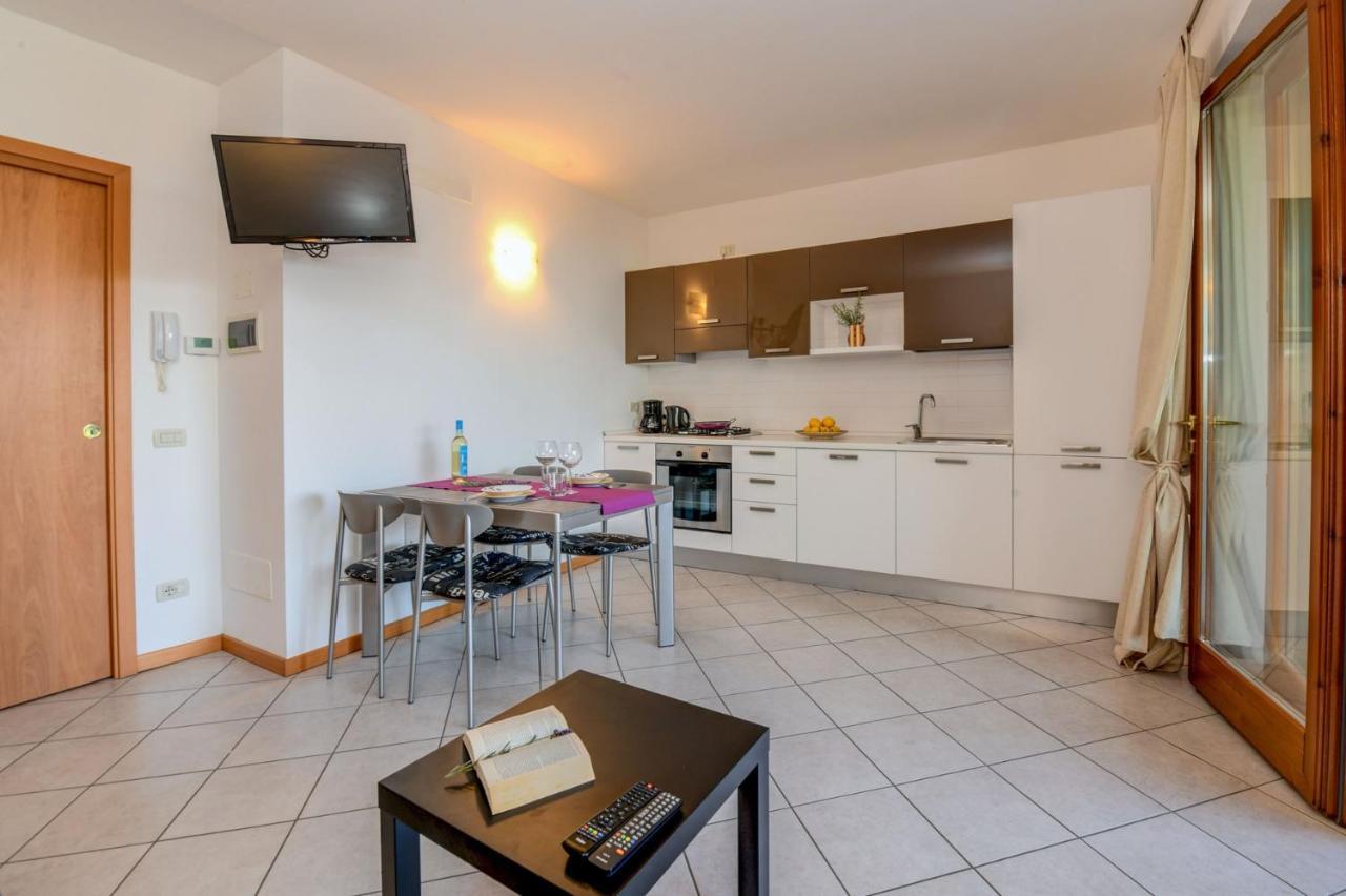 6 Happiness Apartment Toscolano Maderno Ngoại thất bức ảnh